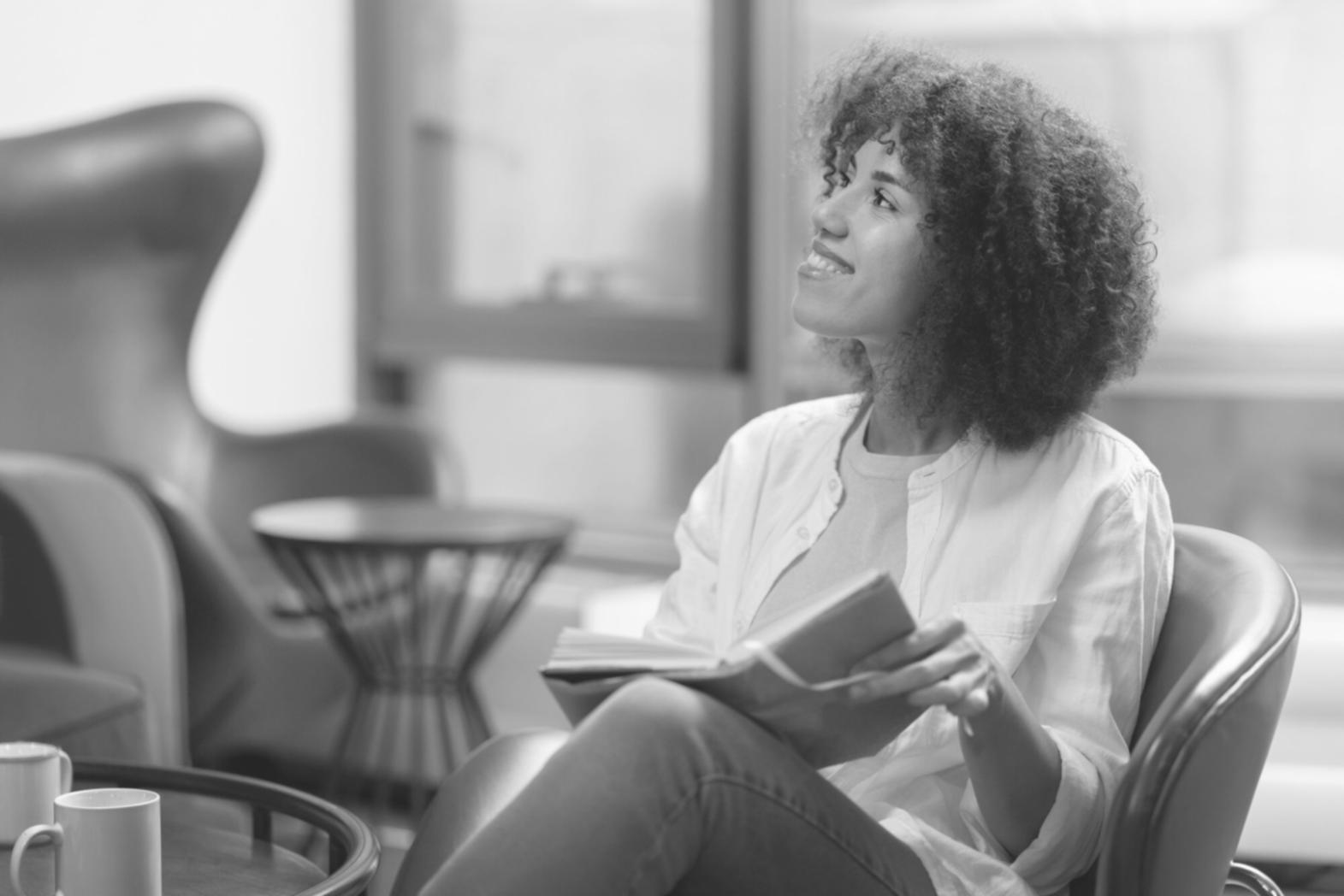 Session de formation en gestion financière avec des dirigeants de PME travaillant sur des études de cas pratiques